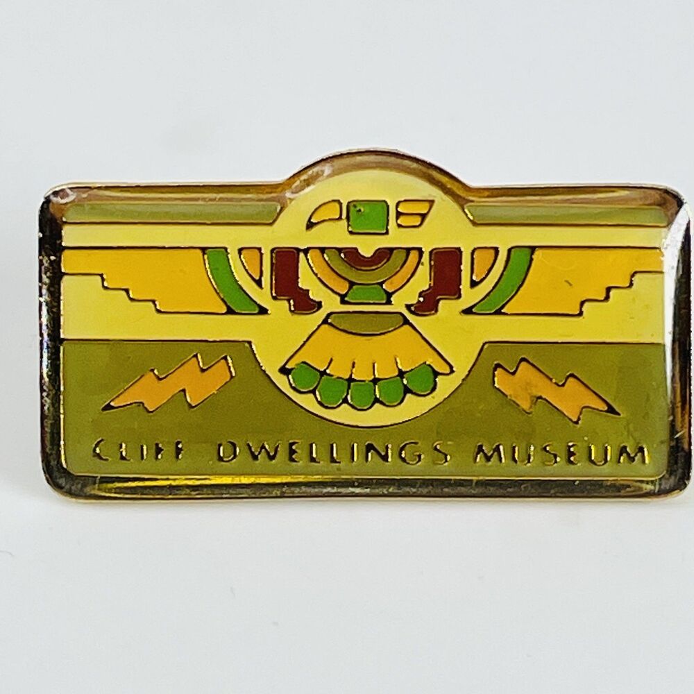 TITLE Manitou Cliff Dwellings Museum Pin Pinback Native American Southwestern